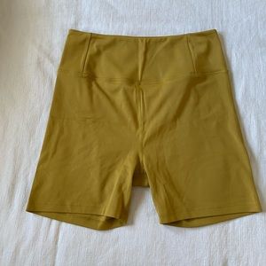 GIRLFRIEND COLLECTIVE | ultralight run shorts